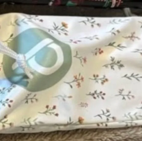 Floral Patterned Loopy Case - Picture 2 of 2